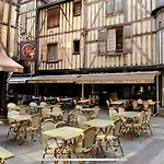 Le Paillot De Montabert Hyper Centre Classe * 트루아