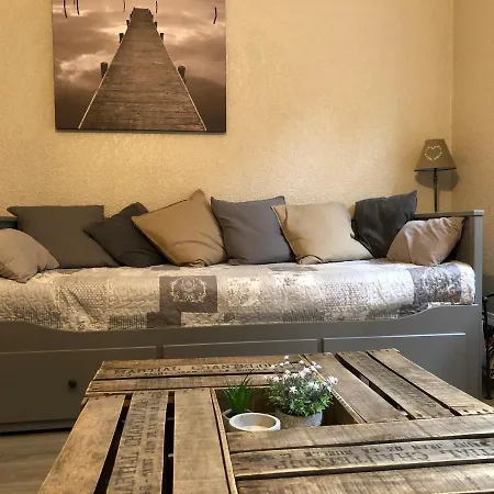 Le Paillot De Montabert Hyper Centre Classe *