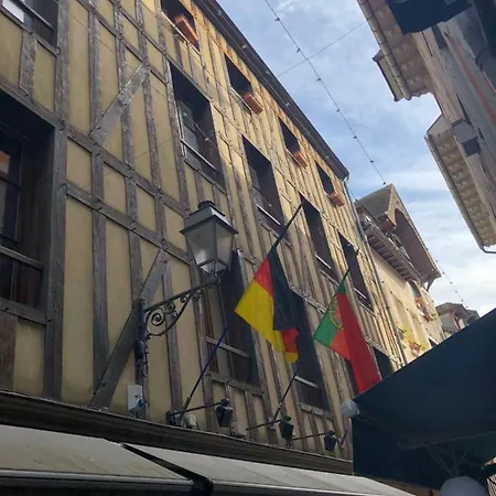 Le Paillot De Montabert Hyper Centre Classe